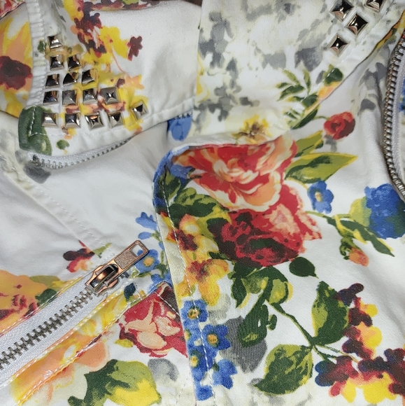 Forever 21 White floral studded cropped vest L - Picture 7 of 7